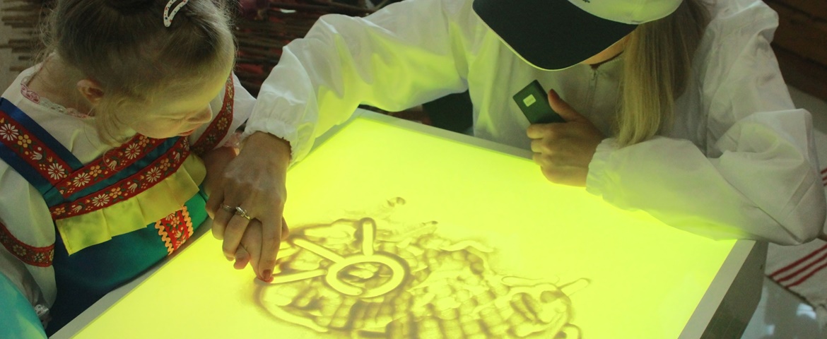 Помощь детским домам